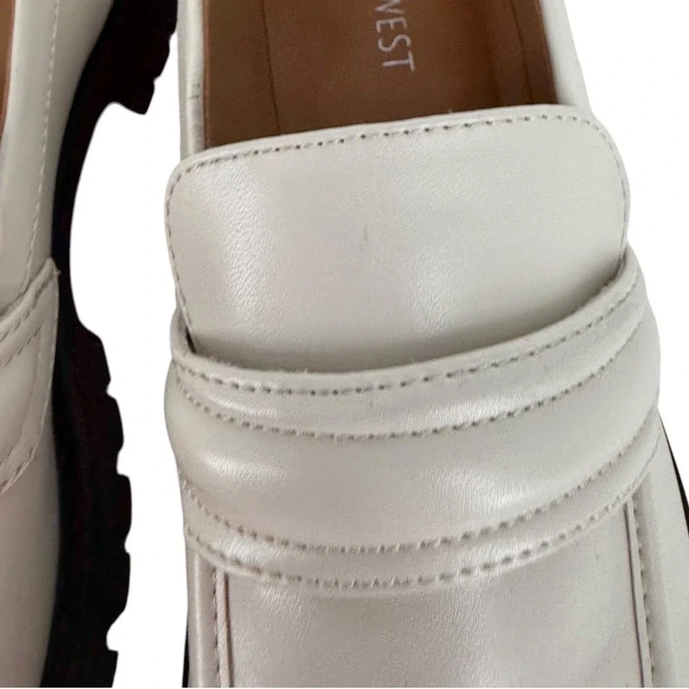 Nine West Womens Gury Slip On Chunky Lug Sole Loafers Cream Size 8.5M Y2K Preppy